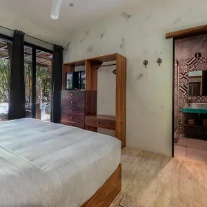 Trece Lunas Tulum