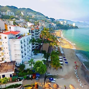 https://emperador-hotel-suites.hotelspuertovallarta.org